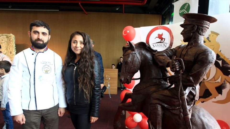 İşte en tatlı Atatürk anıtı!