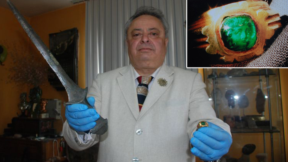 Paha biçilemeyen Büyük İskender yüzüğü