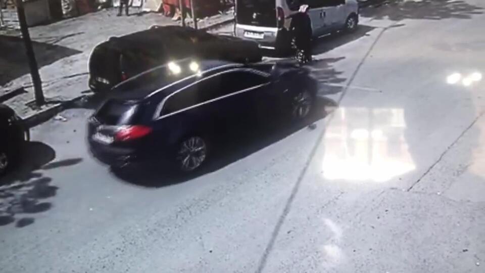 'Küçükçekmece'de kız çocuğunu kaçırmaya çalıştılar' iddiası