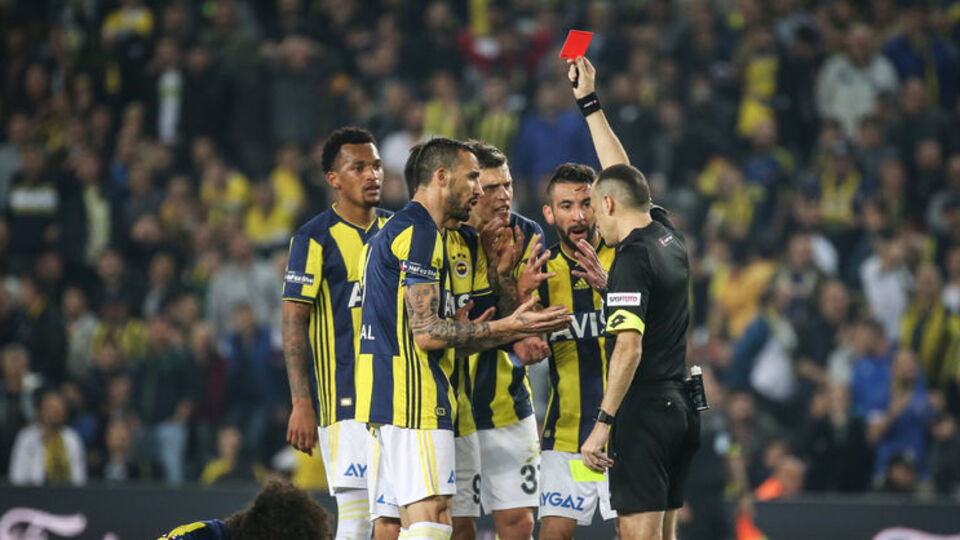 Fenerbahçe 28 yıl sonra derbi alamadı