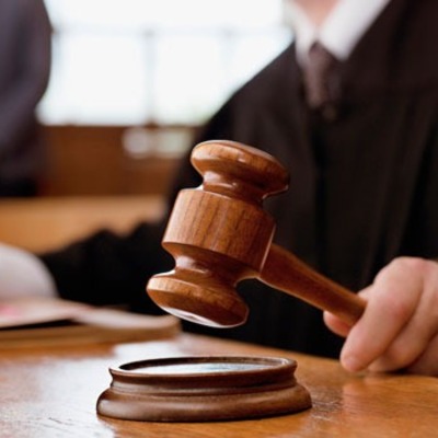 Eşinin sevgilisinden gelen videoyla çılgına döndü!