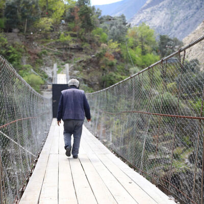 Demir kapı taktılar, adını da 'sırat köprüsü' koydular