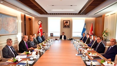 İmamoğlu'ndan İSKİ ve itfaiye ziyareti