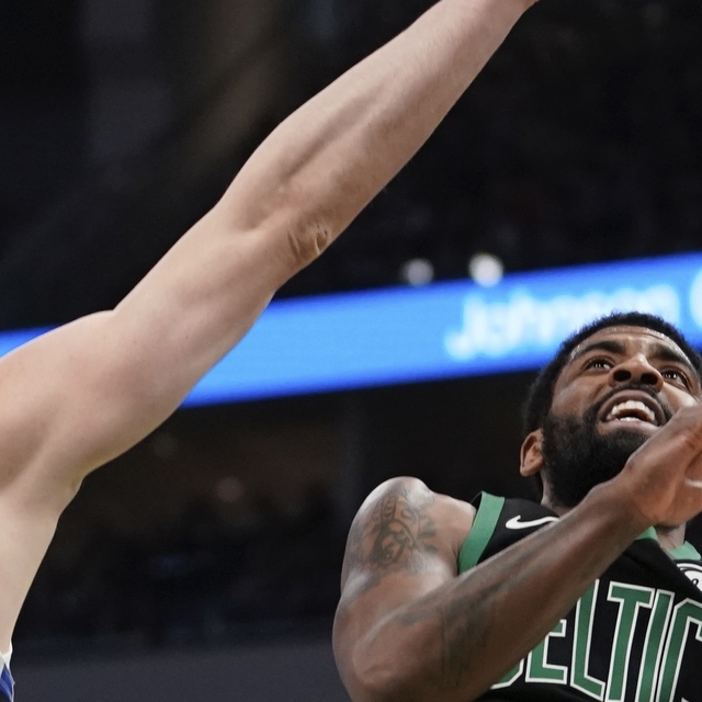 Boston ve Warriors galibiyetle başladı