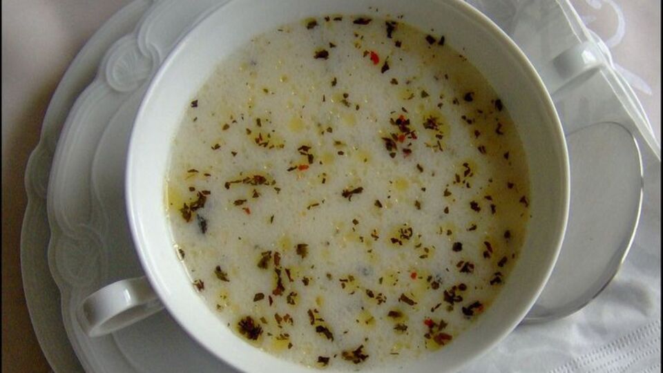 Yayla çorbası nasıl yapılır?