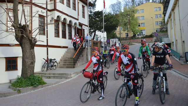 19 günde 1919 kilometre pedal çevirecekler
