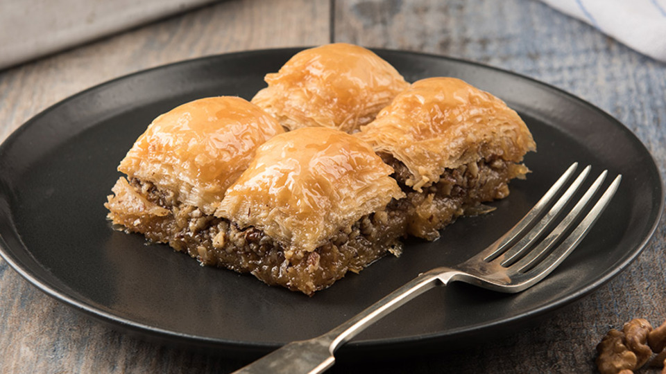 Cevizli baklava nasıl yapılır?