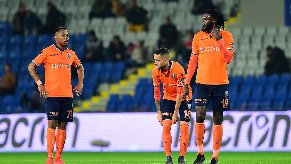 Başakşehir'in savunması dağıldı