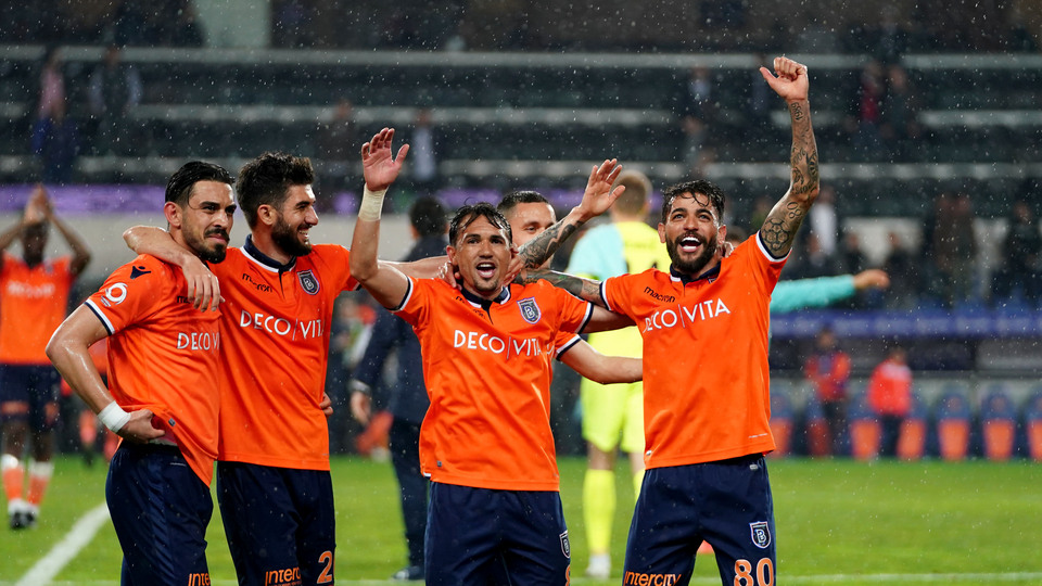 Başakşehir'in başarısı FourFourTwo'da