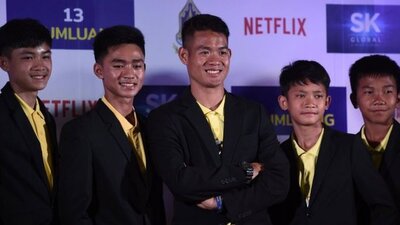 Tayland'da haftalarca mağarada mahsur kalan futbolcular Netflix'le anlaşma imzaladı