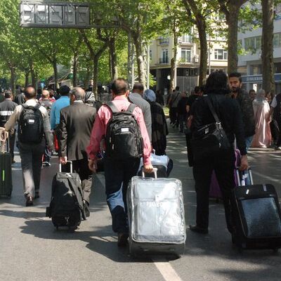 Turistler yürüdü, taksiciler müşteri beğenmedi