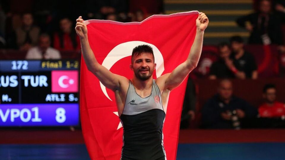 Türk güreşçileri dünya zirvesinde