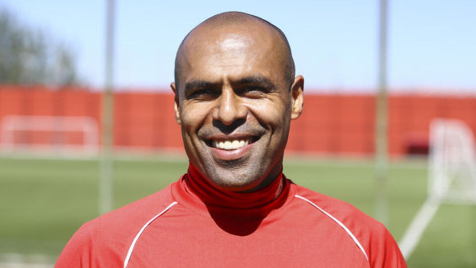 Nobre futbolu bırakıyor