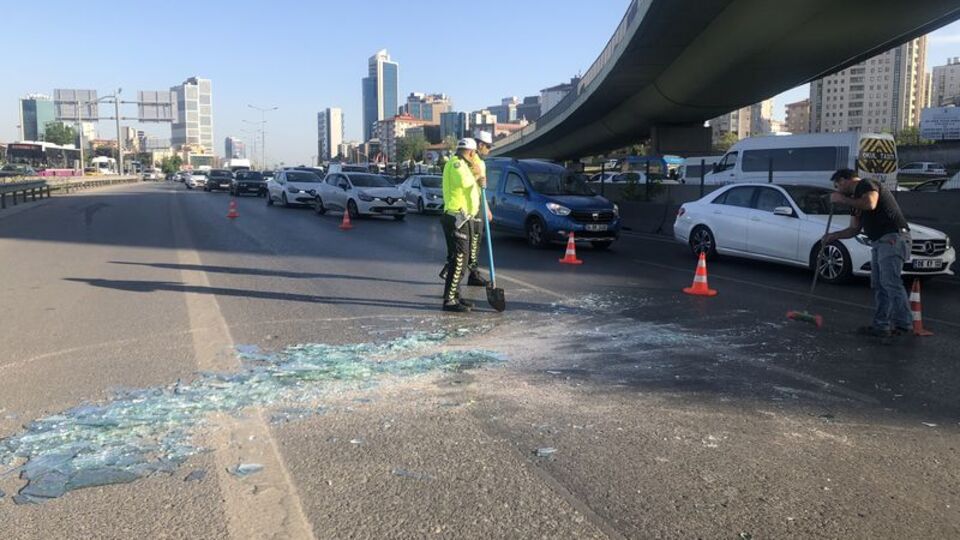 E-5'te dev camlar yola savruldu