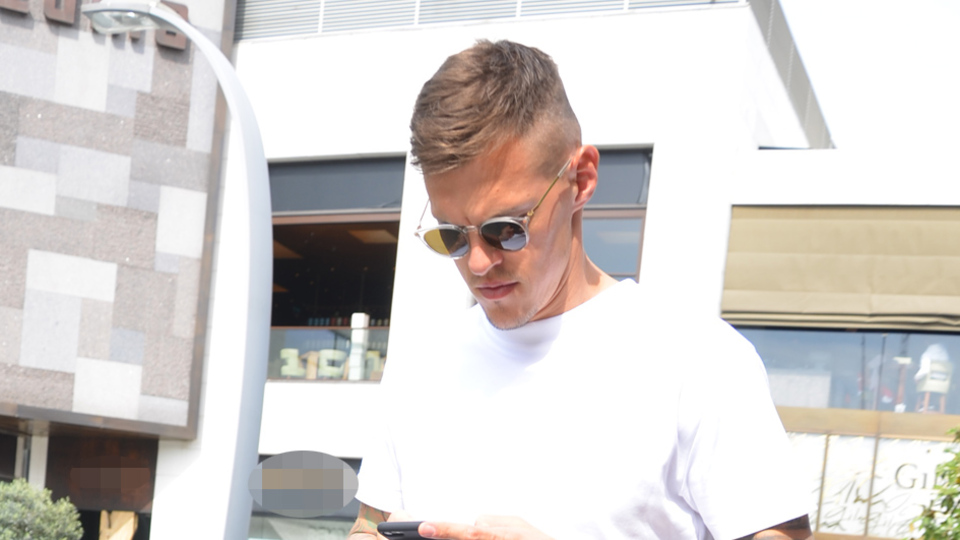 Yalnız başına alışveriş turu