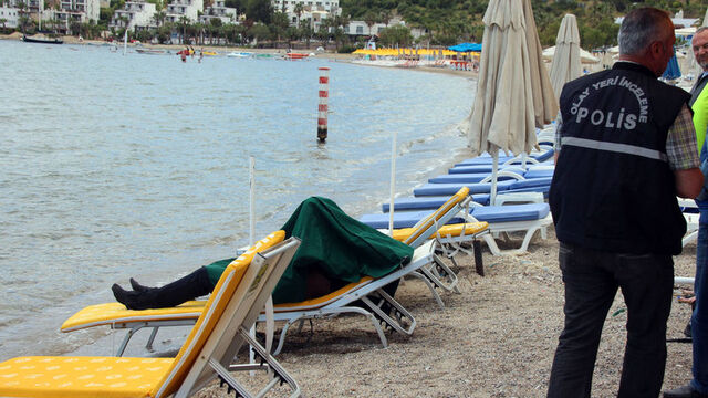 Bodrum'da üzücü olay! Yüzüyor sanmışlardı