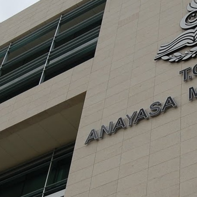 AYM'den tutuklu gazeteciler kararı