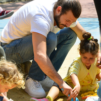 Baba-kızın park keyfi