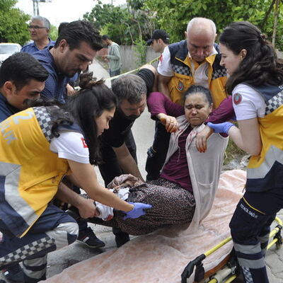 Eski eşini bacaklarından vurdu!