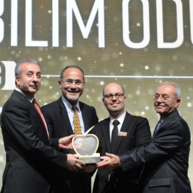 2019 Sabri Ülker Bilim Ödülü Kazananı Doç. Dr. Tamer Önder oldu