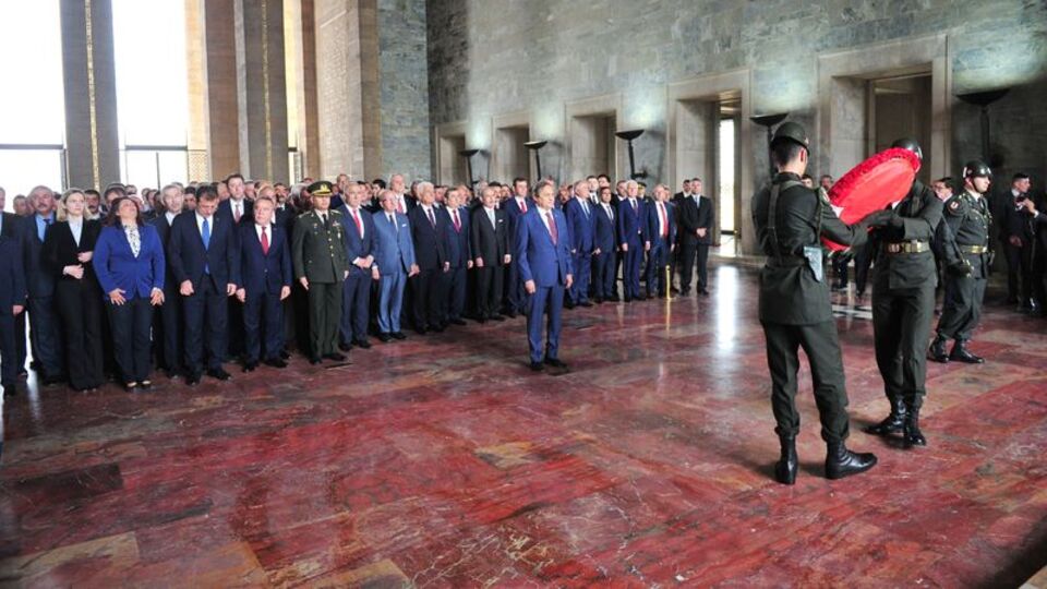 CHP lideri belediye başkanlarını topladı