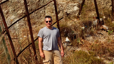 "Silahta parmak, elinde barut izi yok"