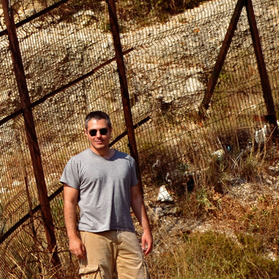 "Silahta parmak, elinde barut izi yok"