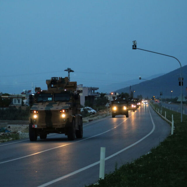 Suriye sınırına komando ve askeri sevkiyat
