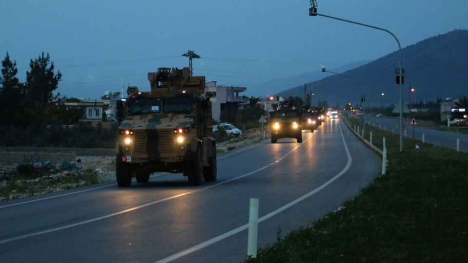 Suriye sınırına komando ve askeri sevkiyat