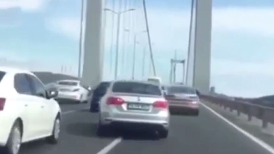 Köprüde tehlikeli hareketler!