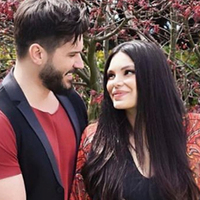 Ünlü çiftten müjdeli haber