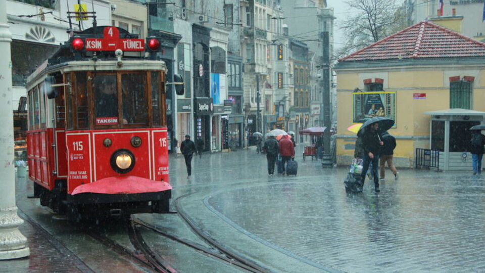 Sağanak, fırtına, toz taşınımı uyarısı