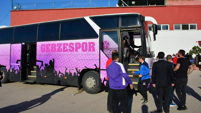 Küme düşünce futbolcuları bıraktılar!