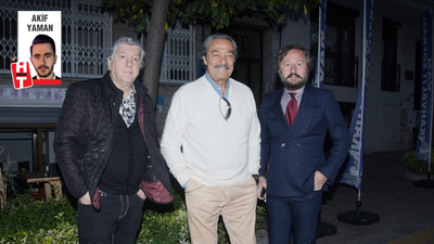 Dostlarıyla bir araya geldi