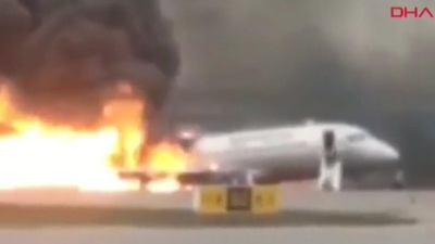Rusya'da yolcu uçağı iniş yaparken alev aldı: 41 ölü
