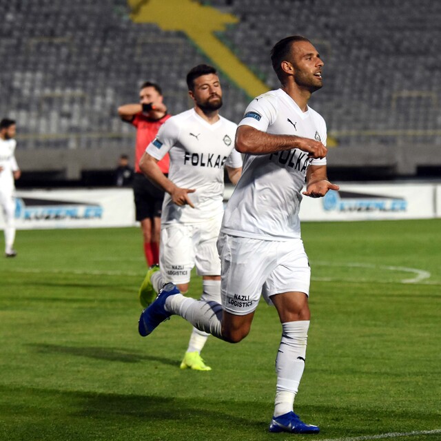 Marco Paixao durmuyor