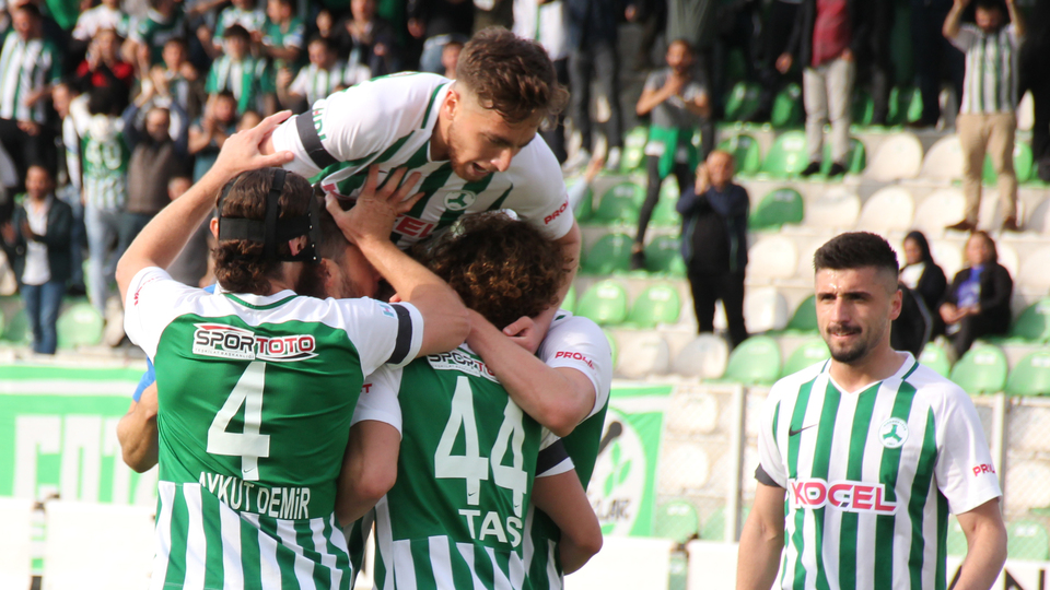 Giresunspor ligde kaldı!