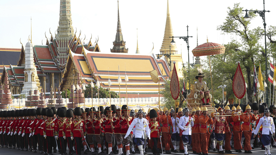 Yoksul ülkede 31 milyon dolarlık tören!
