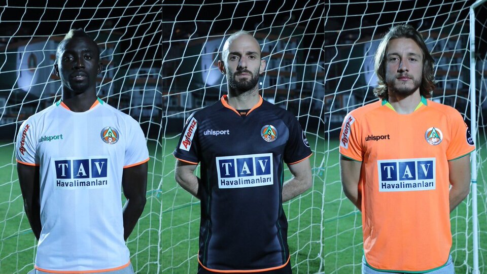Alanyaspor'da Sural'lı forma tanıtımı