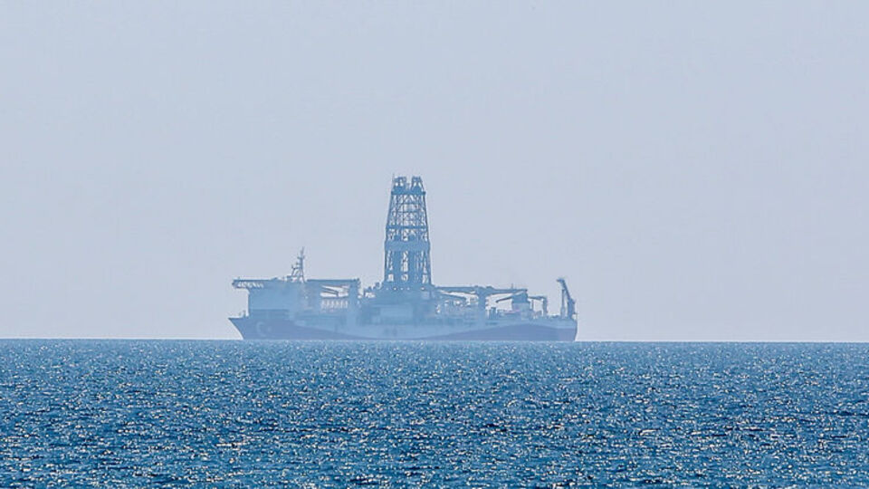 Fatih sondaj gemisi personeline tehdit