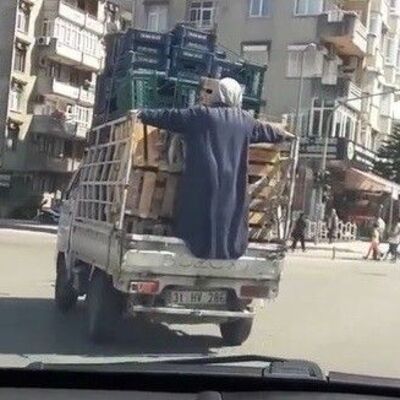 Yok böyle nakliye! Kendini siper etti