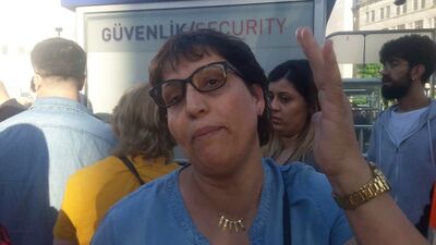 Karaköy'de İspanyol-Fransız turistler birbirine girdi