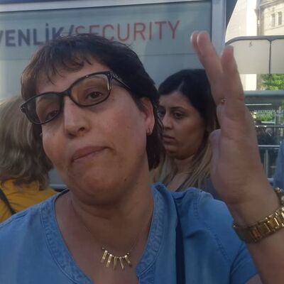 Karaköy’de İspanyol-Fransız turistler birbirine girdi