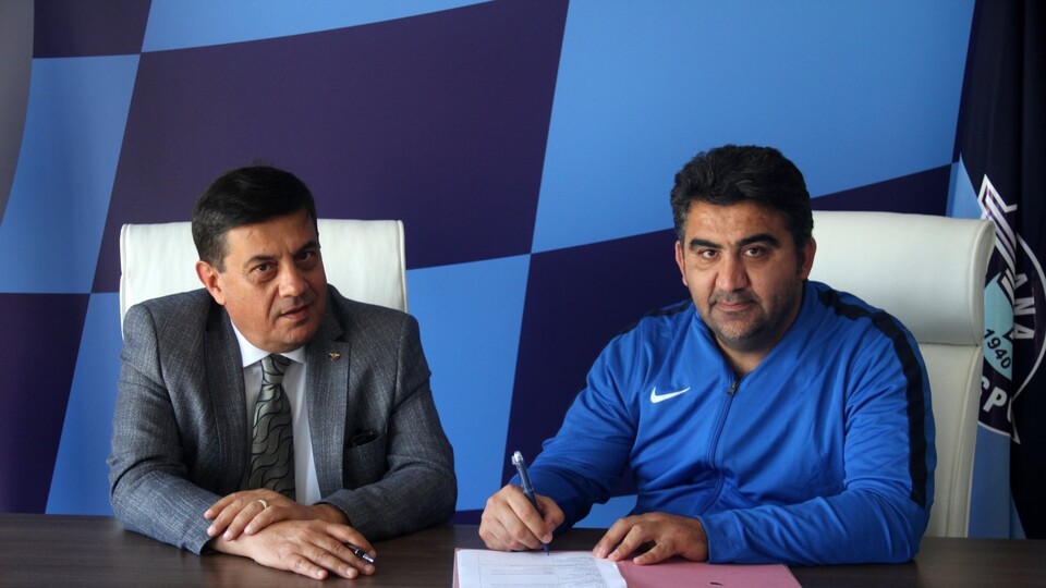 Adana Demir Ümit Özat'la 1 yıl uzattı