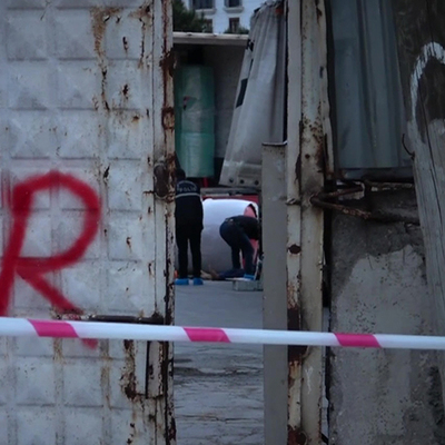 Tonlarca ağırlıktaki tankın altında feci ölüm