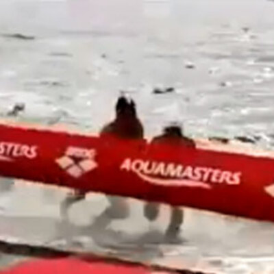 Yüzme yarışında tartışma yaratan olay