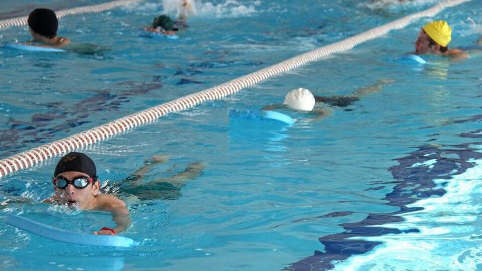 Havuza girmek orucu bozar mı?