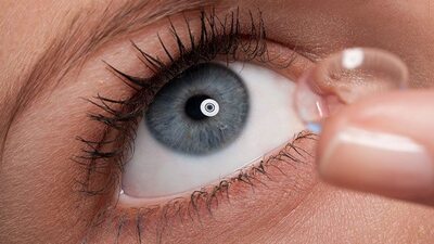 Lens kullanmak orucu bozar mı?