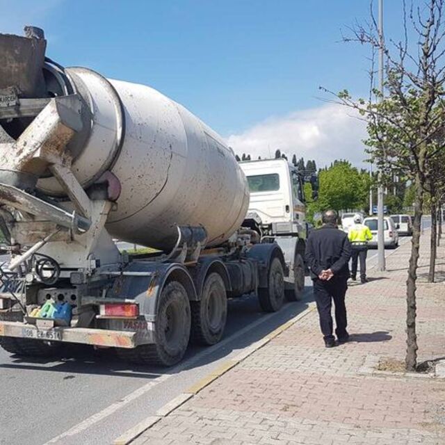 Beton mikserinin çarptığı yaya hayatını kaybetti