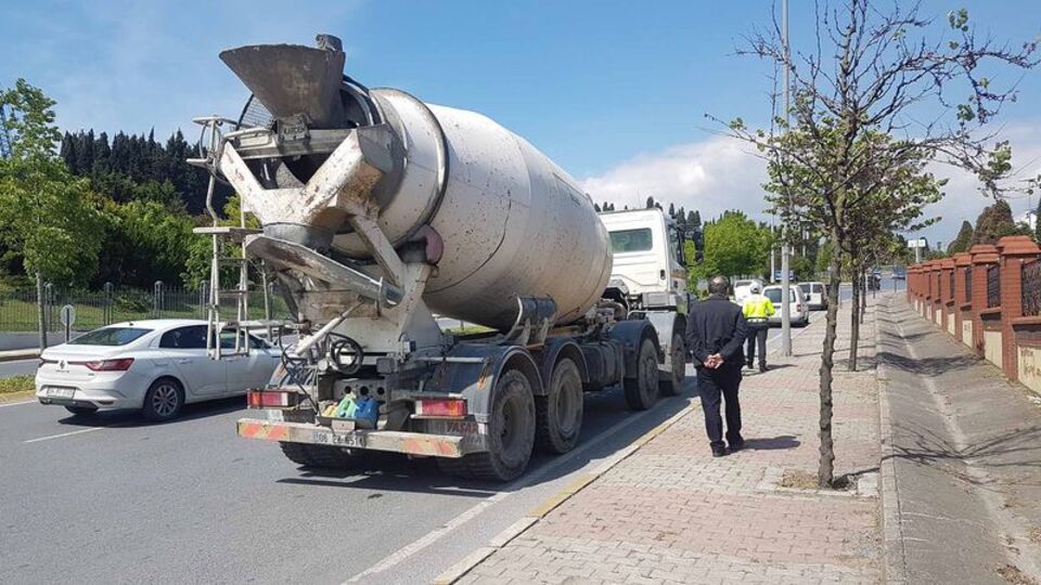 Beton mikserinin çarptığı yaya hayatını kaybetti